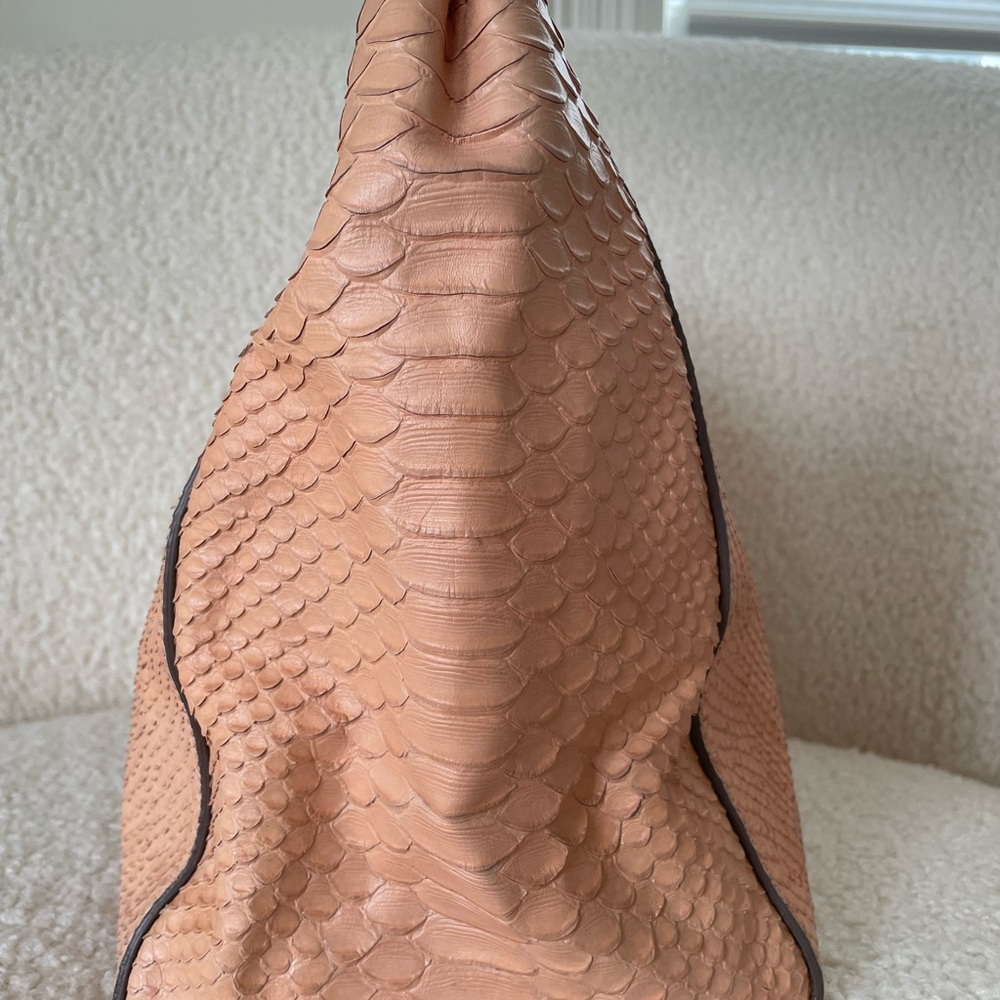 Mulberry blush/nude medium sized Cecily tote with gold hardware. - Picture 4 of 10